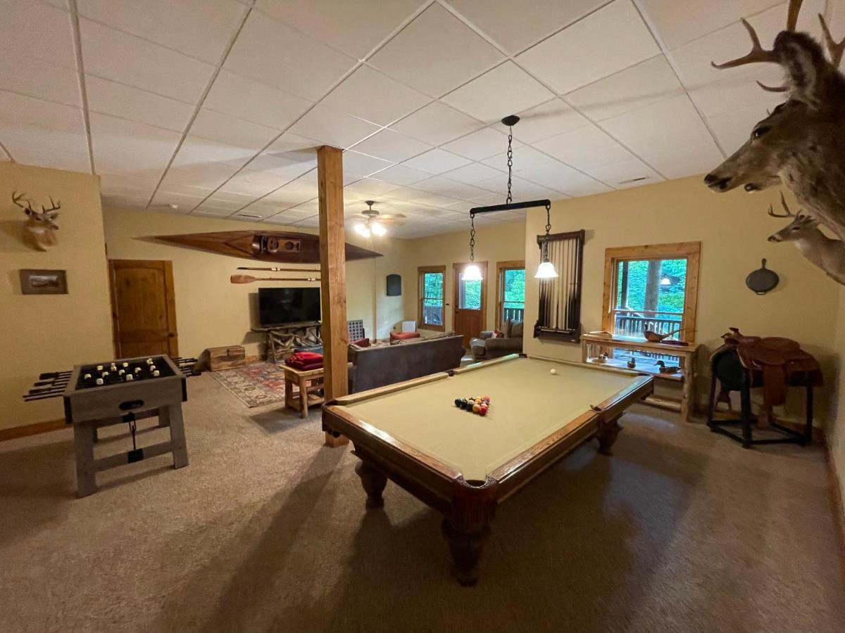 Cozy Creekfront Family Cabin-Pet Friendly -Gamerm-Hot Tub Hiawassee Exterior photo