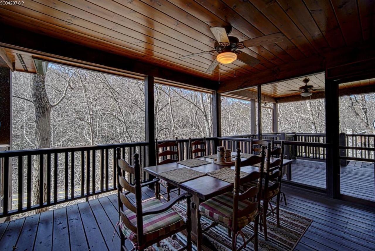 Cozy Creekfront Family Cabin-Pet Friendly -Gamerm-Hot Tub Hiawassee Exterior photo