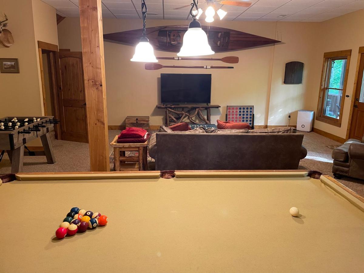 Cozy Creekfront Family Cabin-Pet Friendly -Gamerm-Hot Tub Hiawassee Exterior photo