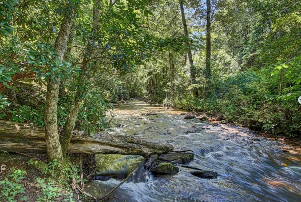 Cozy Creekfront Family Cabin-Pet Friendly -Gamerm-Hot Tub Hiawassee Exterior photo