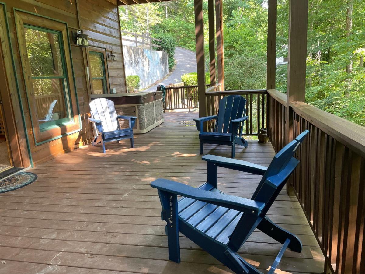 Cozy Creekfront Family Cabin-Pet Friendly -Gamerm-Hot Tub Hiawassee Exterior photo