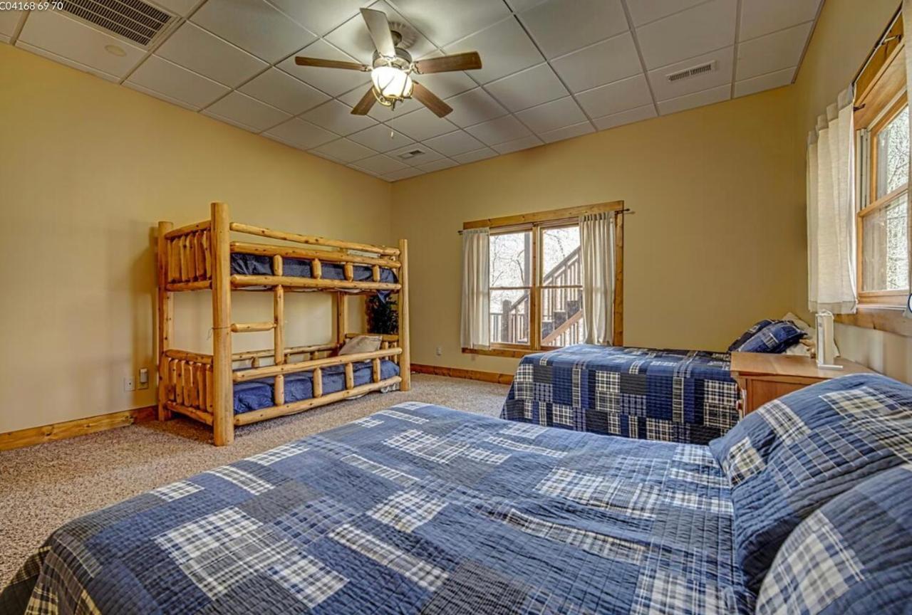 Cozy Creekfront Family Cabin-Pet Friendly -Gamerm-Hot Tub Hiawassee Exterior photo