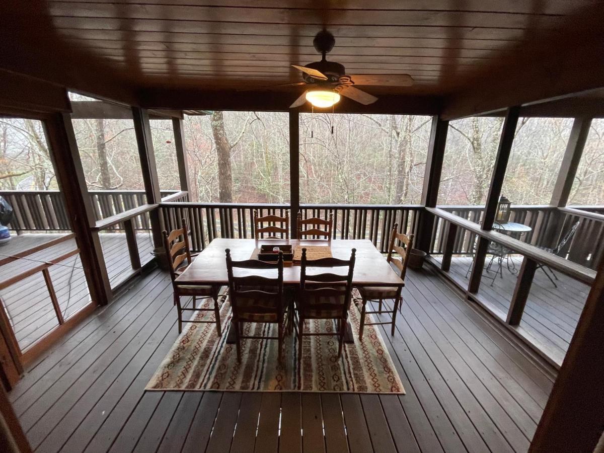 Cozy Creekfront Family Cabin-Pet Friendly -Gamerm-Hot Tub Hiawassee Exterior photo
