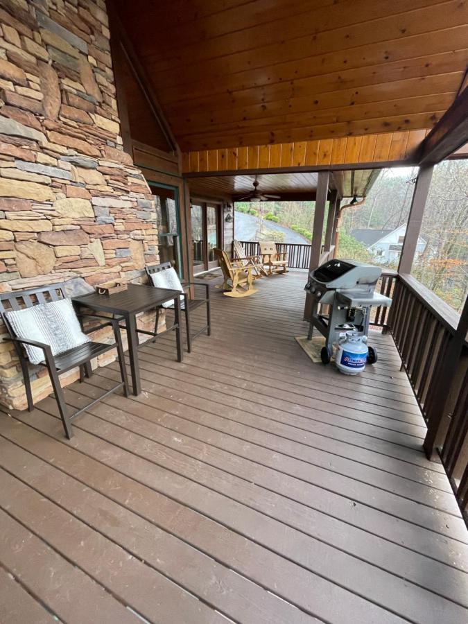 Cozy Creekfront Family Cabin-Pet Friendly -Gamerm-Hot Tub Hiawassee Exterior photo
